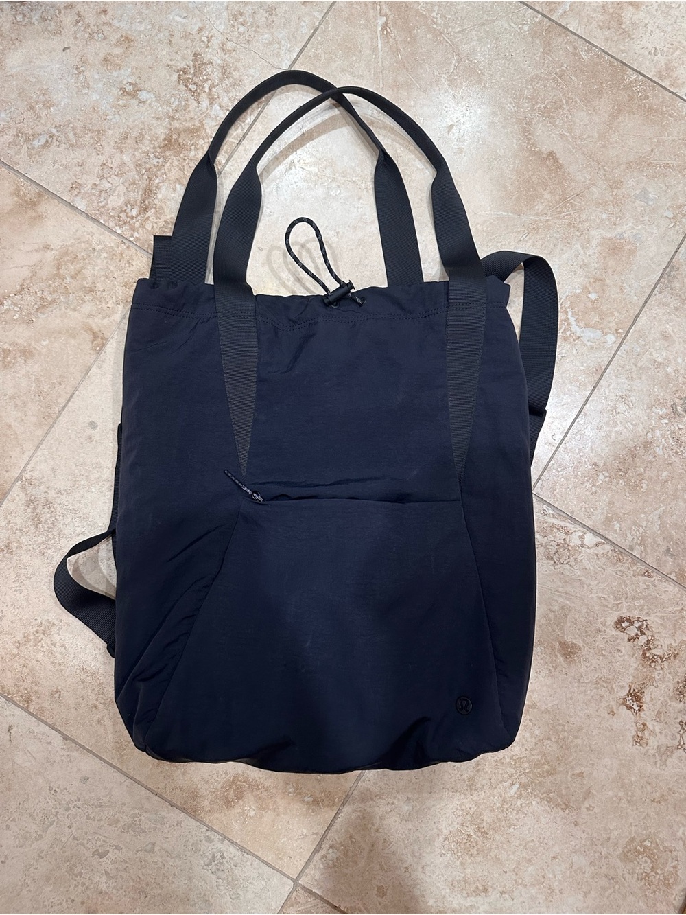 Lululemon black tote/backpack